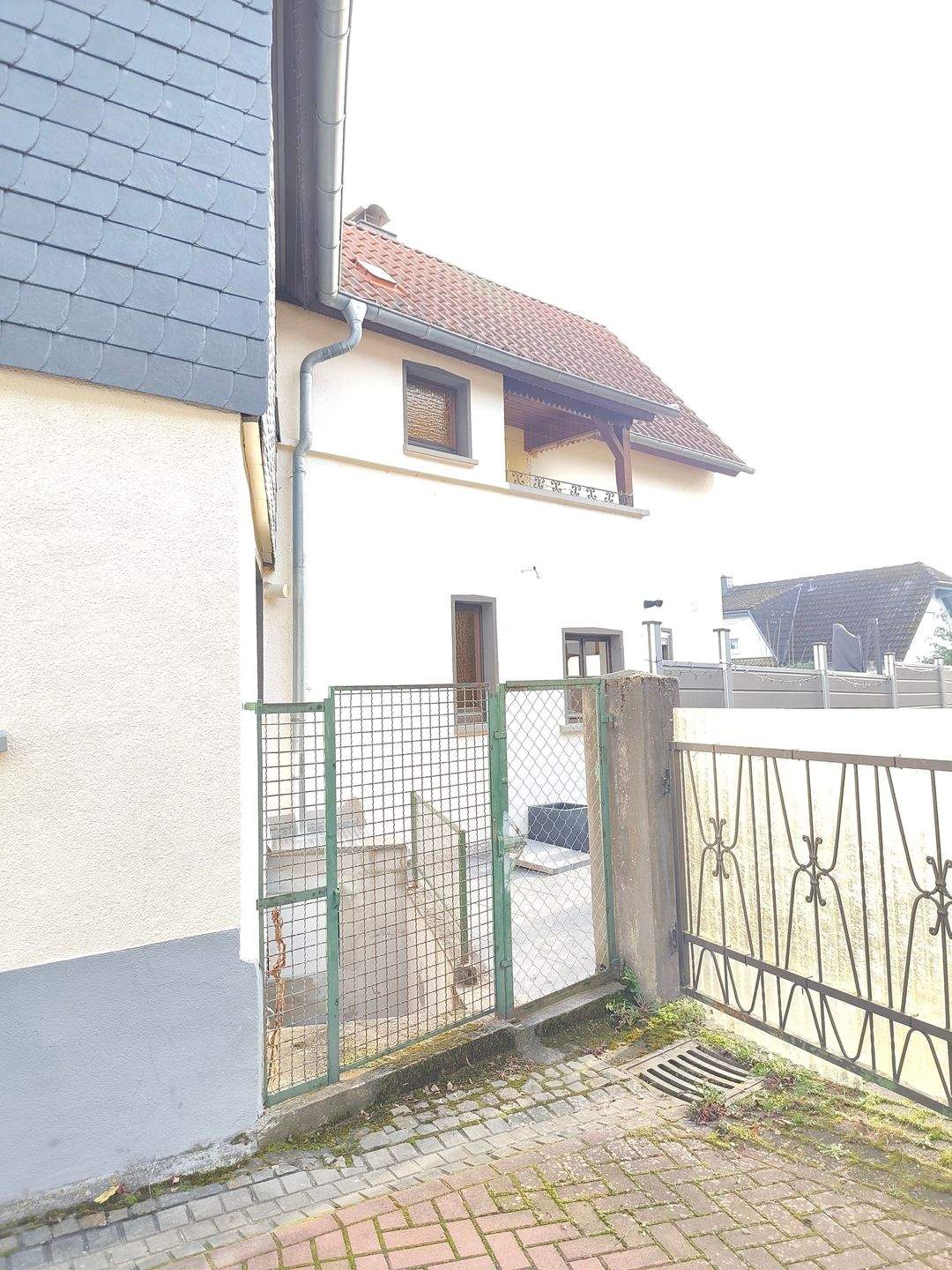 Einfamilienwohnhaus mit Werkstatt in Waldsolms – Waldsolms – Vorschaubild 2