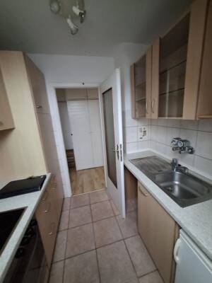 Helle 2- Zimmer Dachgeschosswohnung – 22047 Hamburg – Vorschaubild 5