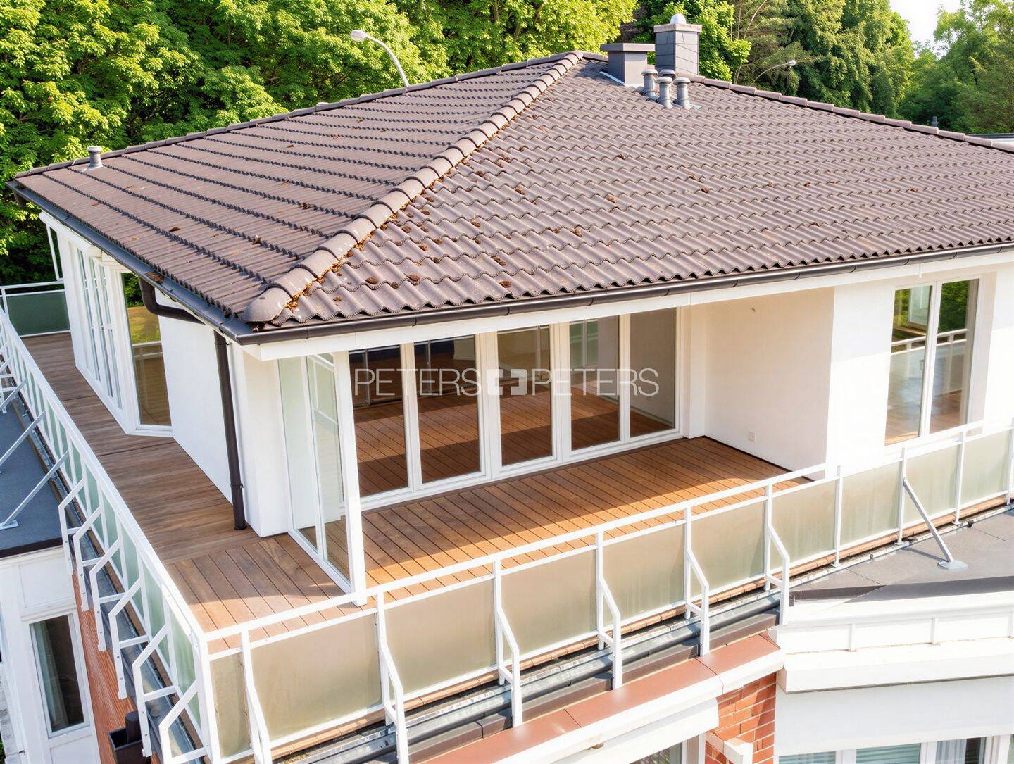 Direkt vom Aufzug ins Penthouse - Wohnkomfort mit Blick ins Alstertal