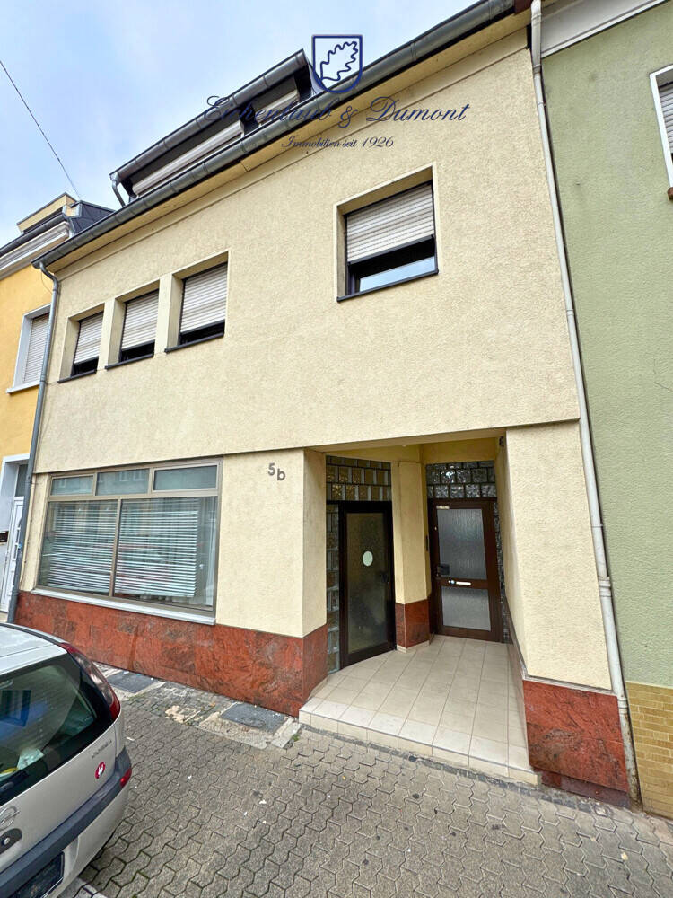 Großzügiges Haus, 410m² Gesamtfläche in ruhiger Seitenstraße von Saarbrücken-West