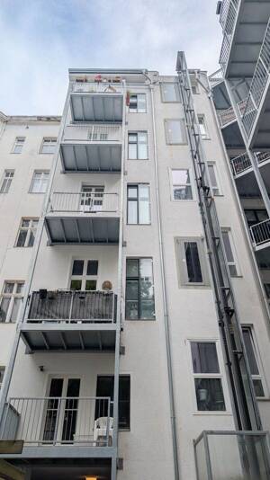 HOMESK - Sanierte 2-Zimmer-Altbauwohnung mit Balkon in Moabit – 10557 Berlin – Vorschaubild 5