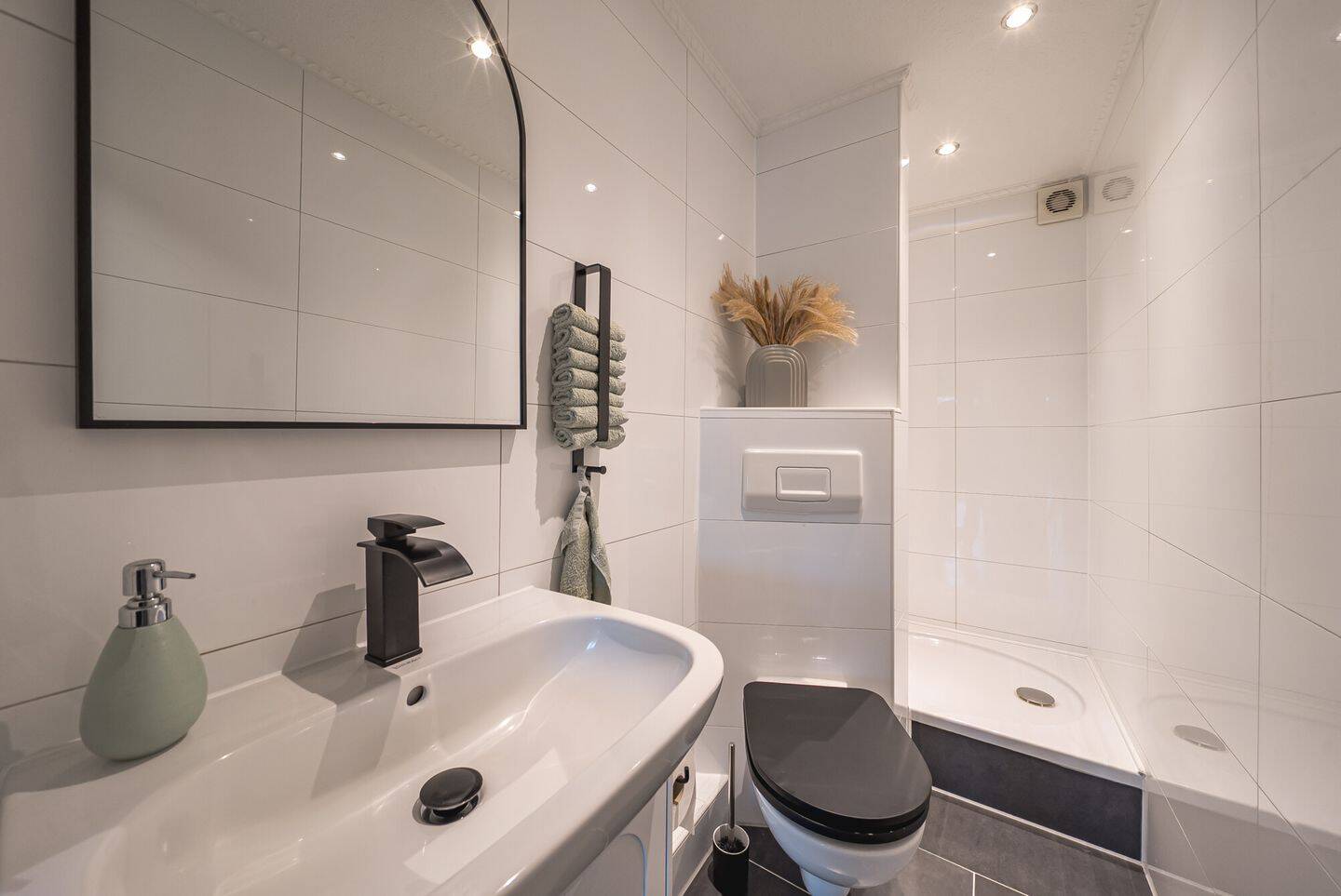 Kaufen, einziehen, wohlfühlen - moderne 3 Zimmer Erdgeschosswohnung mit Garten – Oldenburg – Vorschaubild 3