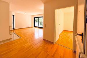 Hochwertige 3-Zimmer-Wohnung mit zwei Balkonen in begehrter Lage von Frankfurt-Sachsenhausen – 60599 Frankfurt am Main – Vorschaubild 3