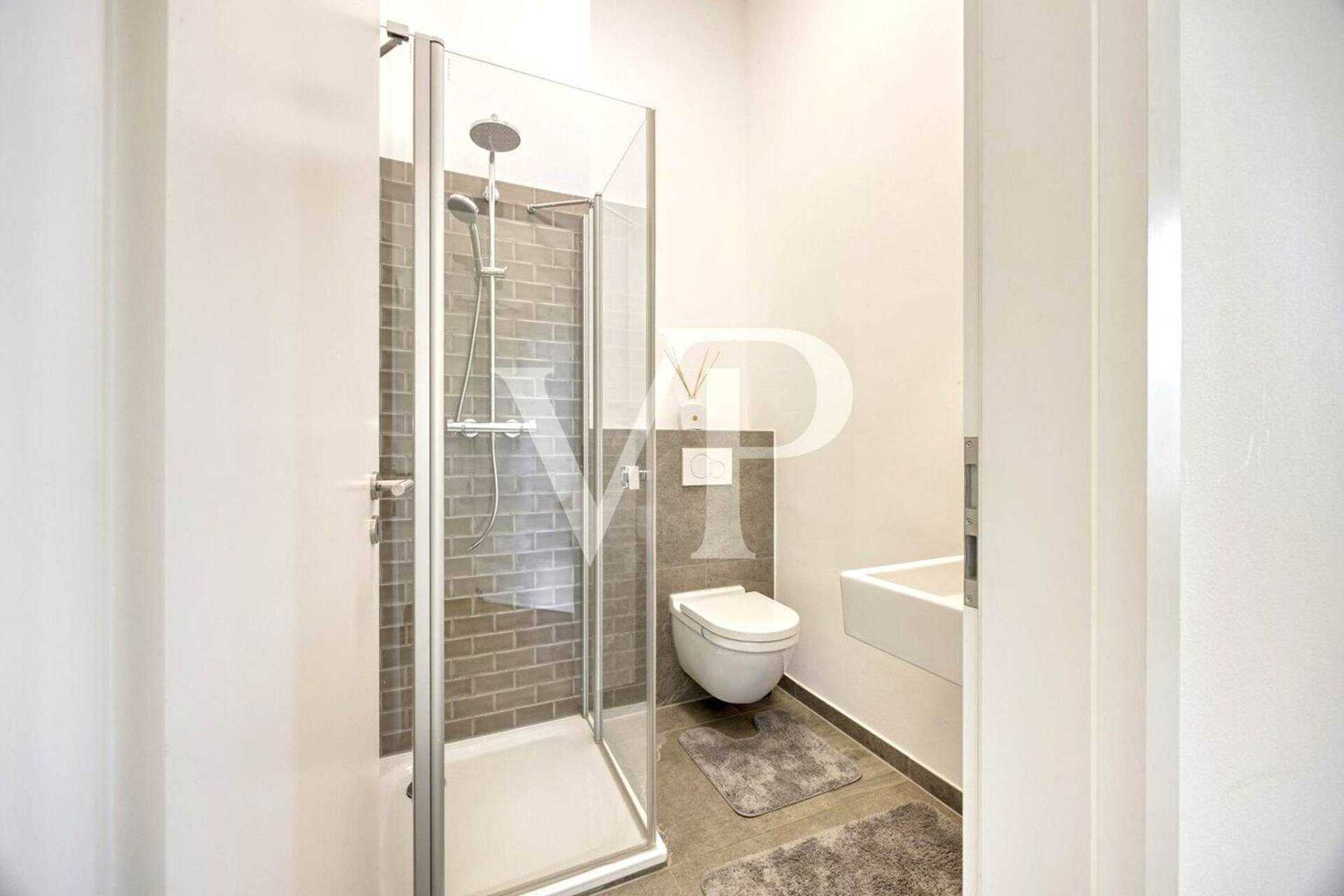 Erdgeschosswohnung in 50997 Köln mit 120 m² kaufen