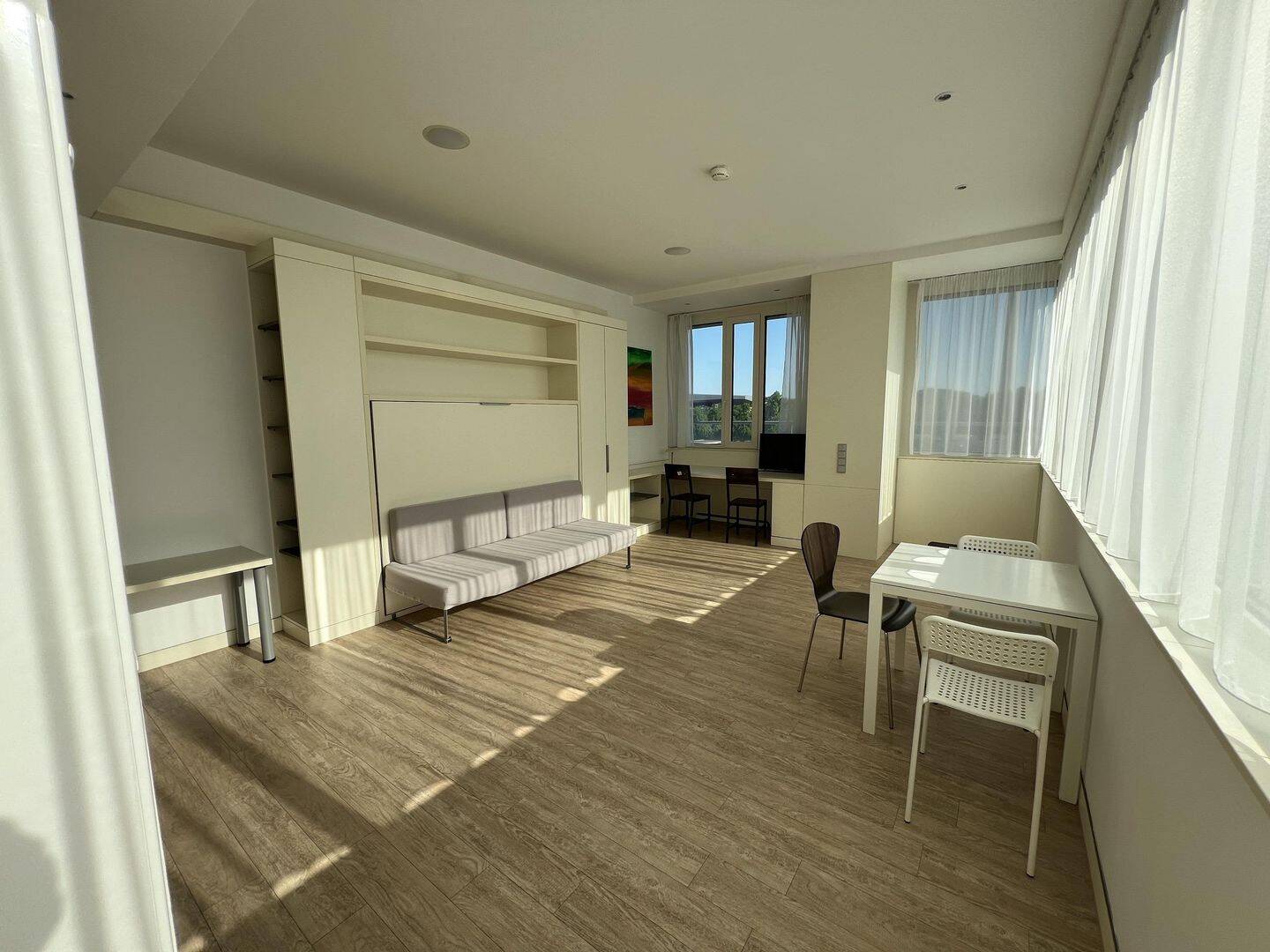 OLYMPIA TOWER - Businesswohnen mit Concierge Service zu vermieten inkl. Stellplatz ab 01.09.2026 – München – Bild 1 von 9