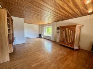 Provisionsfrei! Wohnen in guter Nachbarschaft - Einfamilienhaus mit Ausbaupotenzial am Dallenberg! – 97084 Würzburg – Vorschaubild 2