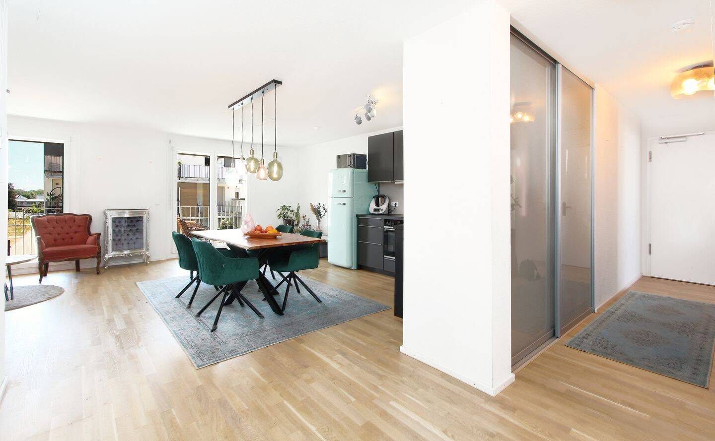 Neuwertige 4-Zimmer-Wohnung mit Loggia & TG-Stellplatz im modernen Neubauquartier – Augsburg – Vorschaubild 3