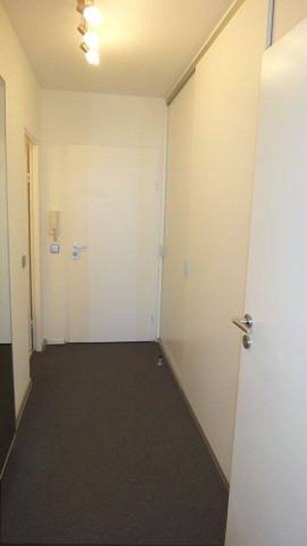 Freies, möbliertes Appartment, keine Provision, Loggia, Stadt-Alpenblick, U-Bahn im Haus, OEZ – München – Vorschaubild 7