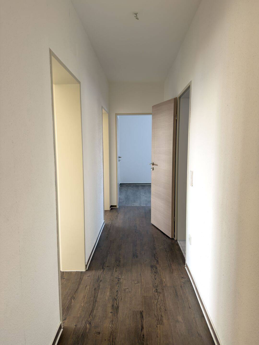 Frisch renoviert! 4-Zimmer-Wohnung mit Balkon & Garage in Bergisch Neukirchen – Leverkusen – Vorschaubild 5