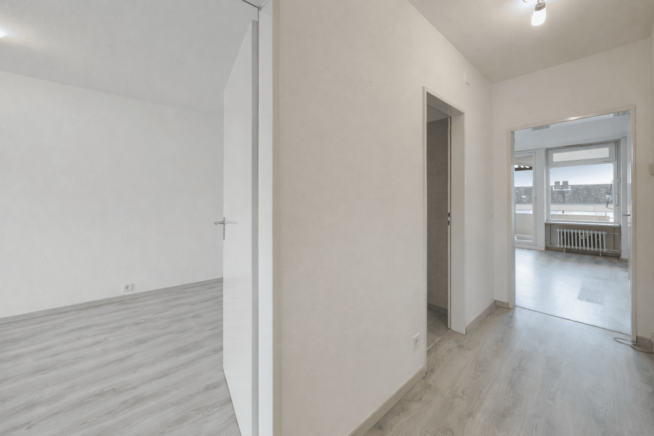 Komfortable 2-Zimmer-Wohnung mit Aufzug, Loggia und Tiefgaragenstellplatz – Nürnberg – Vorschaubild 9