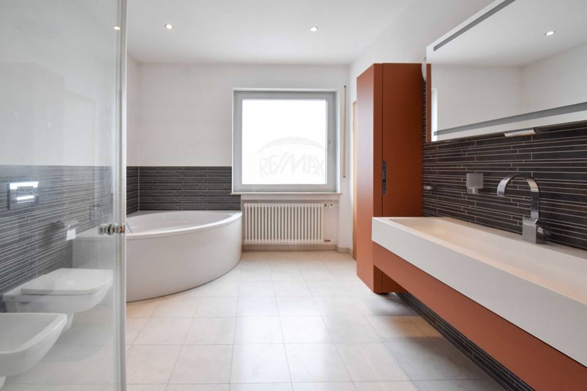 Einfamilienhaus in 61352 Bad Homburg vor der Höhe mit 370 m² kaufen