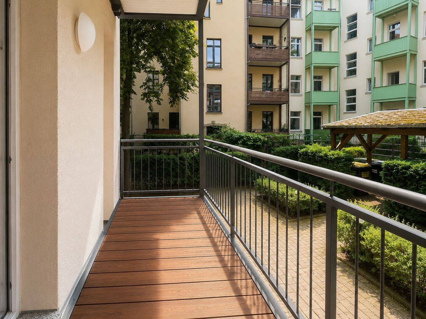 3-Zimmer-Wohnung mit Balkon, Bad mit Wanne/Dusche und grünem Innenhof – Leipzig – Vorschaubild 6