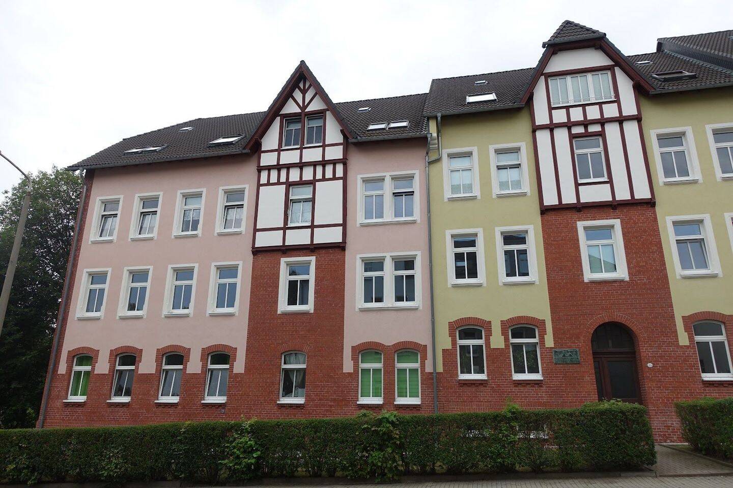 3-Zimmer-Wohnung mit Dusche & Wanne & Balkon im 1. Obergeschoss