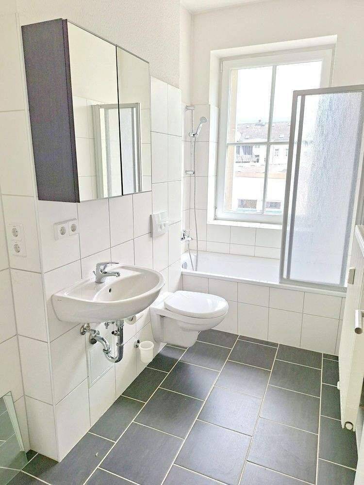 !! 2-Zimmer-Wohnung mit Balkon und PKW-Stellplatz im Lutherviertel !! – Chemnitz – Vorschaubild 7