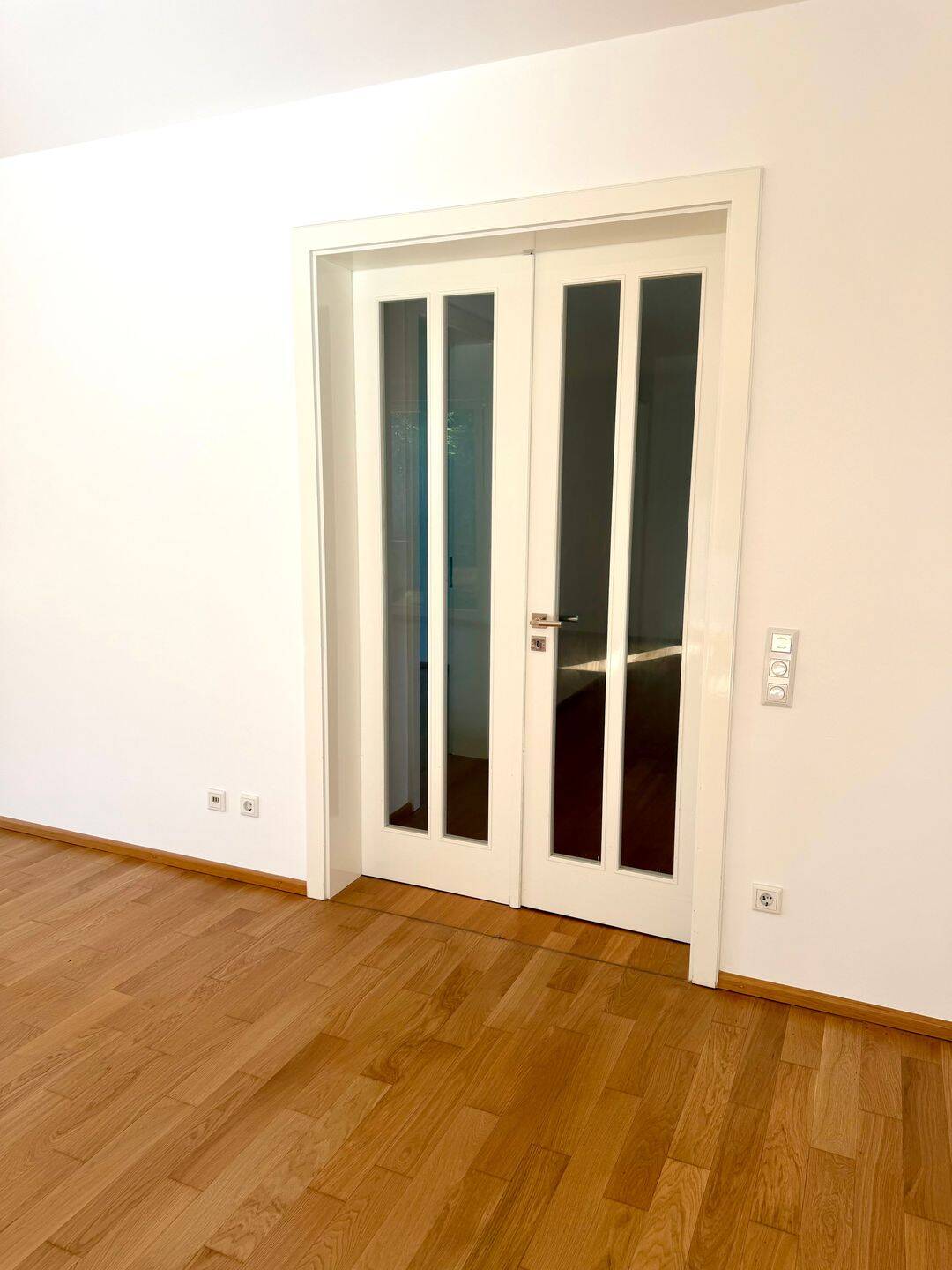 Stilvolle 4-Zimmer-Wohnung mit zwei Balkonen und Einliegerfläche – München – Vorschaubild 6