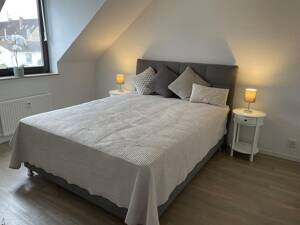 Stillvoll eingerichtete 2-Zi. Wohnung in Holweide für EXPATS u. Professionals