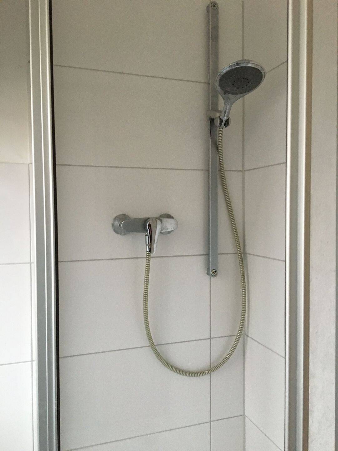 Renoviertes Ein-Zimmer-Apartement mit Blick ins Grüne – Hamburg – Vorschaubild 3