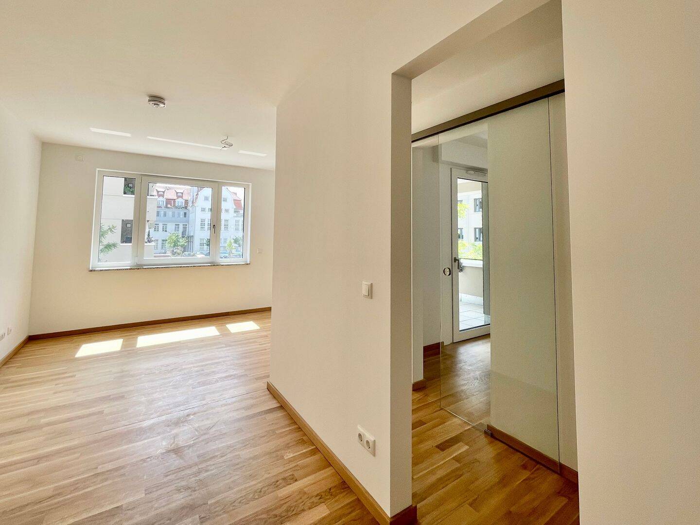 helle 1,5 Zimmer Wohnung, inkl. separater Küche, Bad mit Tageslicht – Nürnberg – Vorschaubild 7