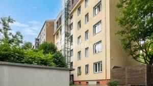Ihr neues Wohnglück: Stilvolle Hochparterrewohnung mit Parkett und Einbauküche – 10243 Berlin – Vorschaubild 6