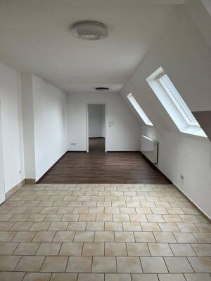 Attraktive 2-Zimmer-Dachgeschosswohnung in Ludwigshafen am Rhein