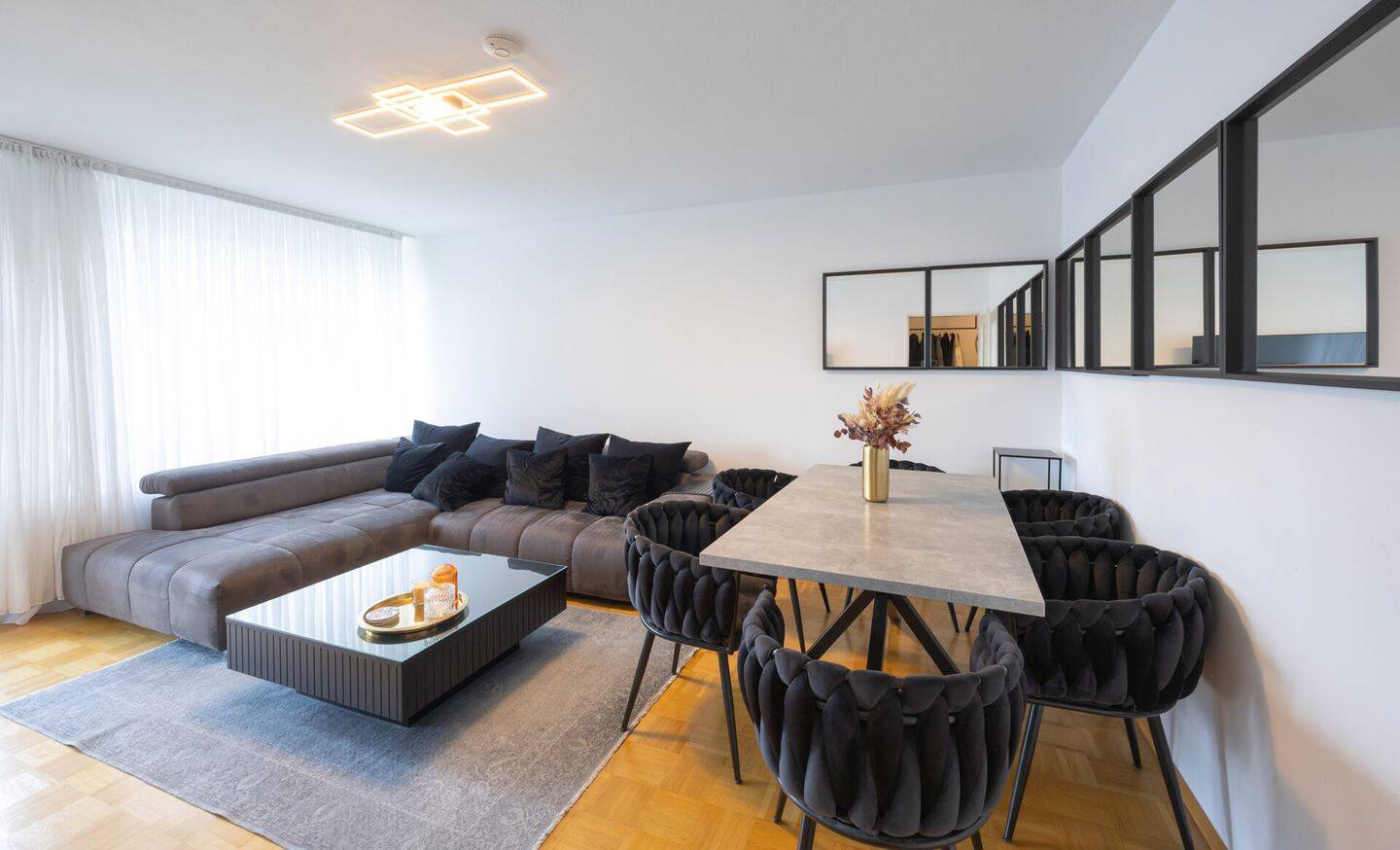 Panorama Tower Germering | Sanierte 2-Zimmer-Wohnung mit Balkon & Tiefgarage (4.OG)