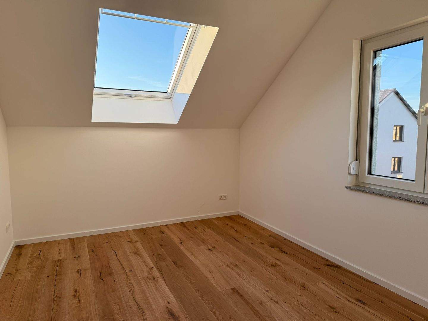 170 m² Wohnfläche I 6 Zimmer I Garten I 2 Bäder und Stellplätze – Kabelsketal – Vorschaubild 4