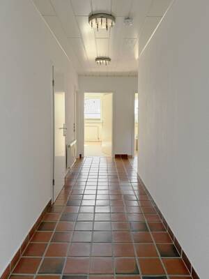Kassel-Brasselsberg: Wohnung mit großer Loggia, eigener Garage und einem überwältigenden Fernblick – 34132 Kassel – Vorschaubild 7