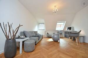 Wunderschöne, möblierte Altbauwohnung mit Reinigungsservice in Stuttgart West