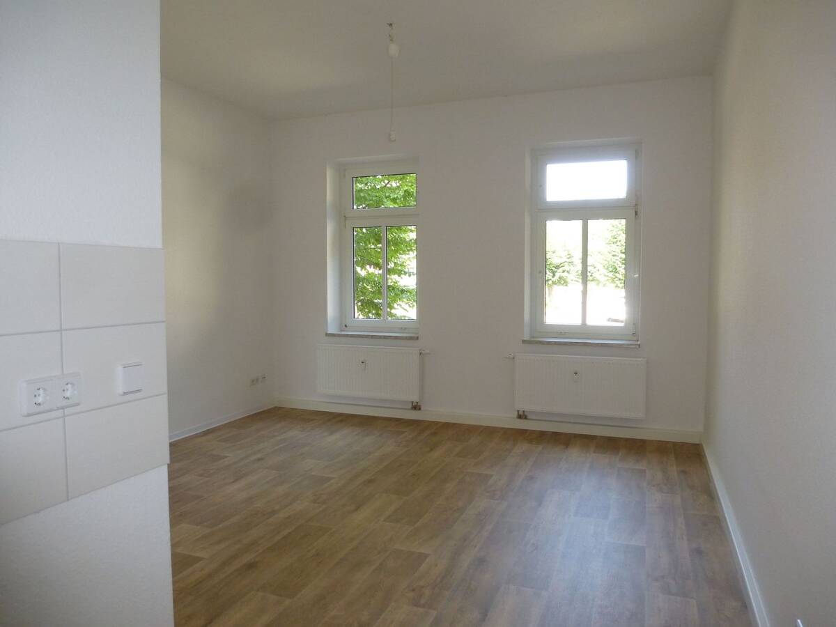 gemütliche 2-Zimmer-Wohnung mit modernem Bad und Dusche – 9557 Flöha – Bild 1 von 9