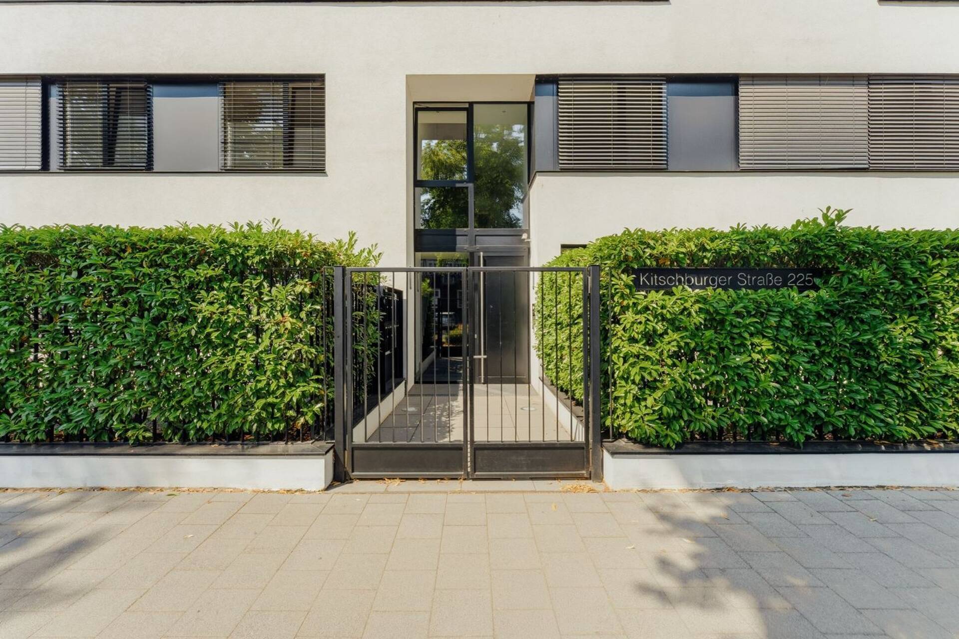 Erdgeschosswohnung in 50933 Köln mit 150 m² kaufen