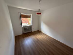 Renovierte 3,5 Zimmer Wohnung mit Balkon in 97702 Bad Neustadt - OT Lebenhan – 97616 Bad Neustadt an der Saale – Vorschaubild 5