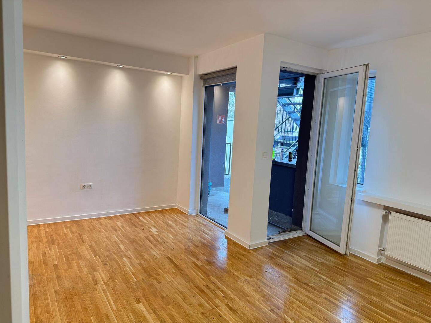 Stylische Studentenwohnung mit neuer Einbauküche – Köln – Vorschaubild 9