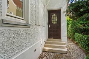 Bremen - Lehe | Stilvoll und hochwertig saniertes und modernisiertes Einfamilienhaus mit Top-Ausstattung inkl. Bulthaup Küche – 28359 Bremen – Vorschaubild 2