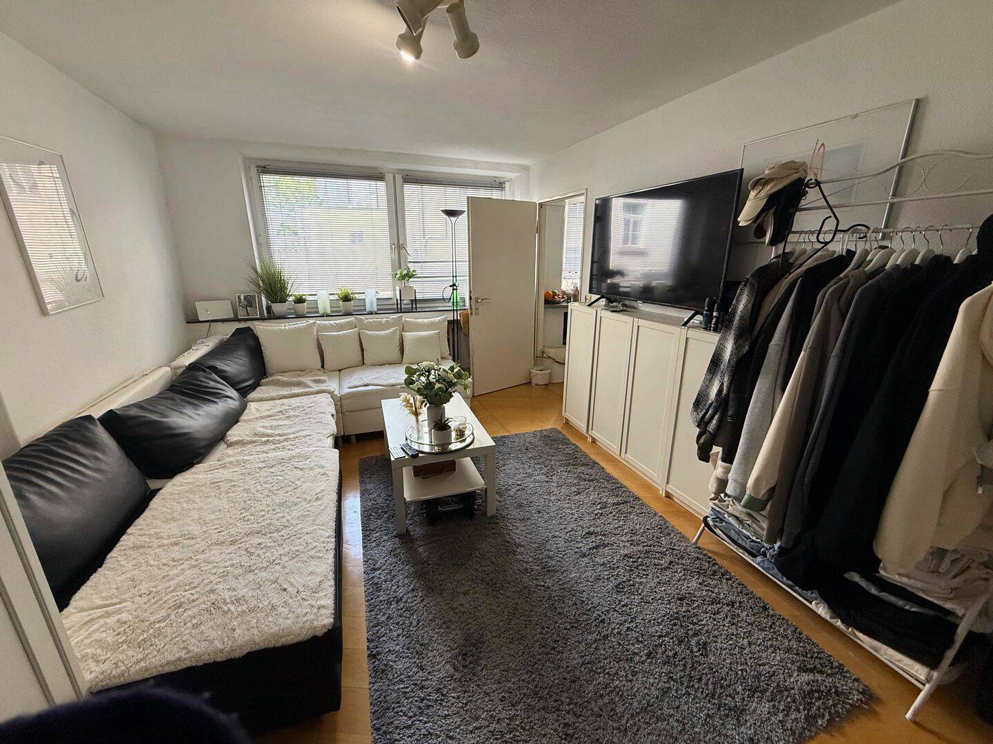 Würzburg-Grombühl: Kompaktes Apartment mit Stellplatz, fußläufig zum Universitätsklinikum. – Würzburg – Vorschaubild 3