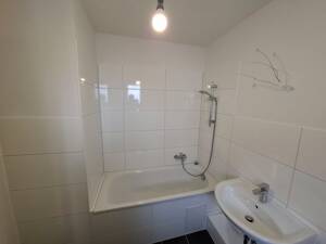 Modernisierte 2,5 Zimmerwohnung zur Miete in Lübeck -Wentzel Dr. – 23566 Lübeck – Vorschaubild 5