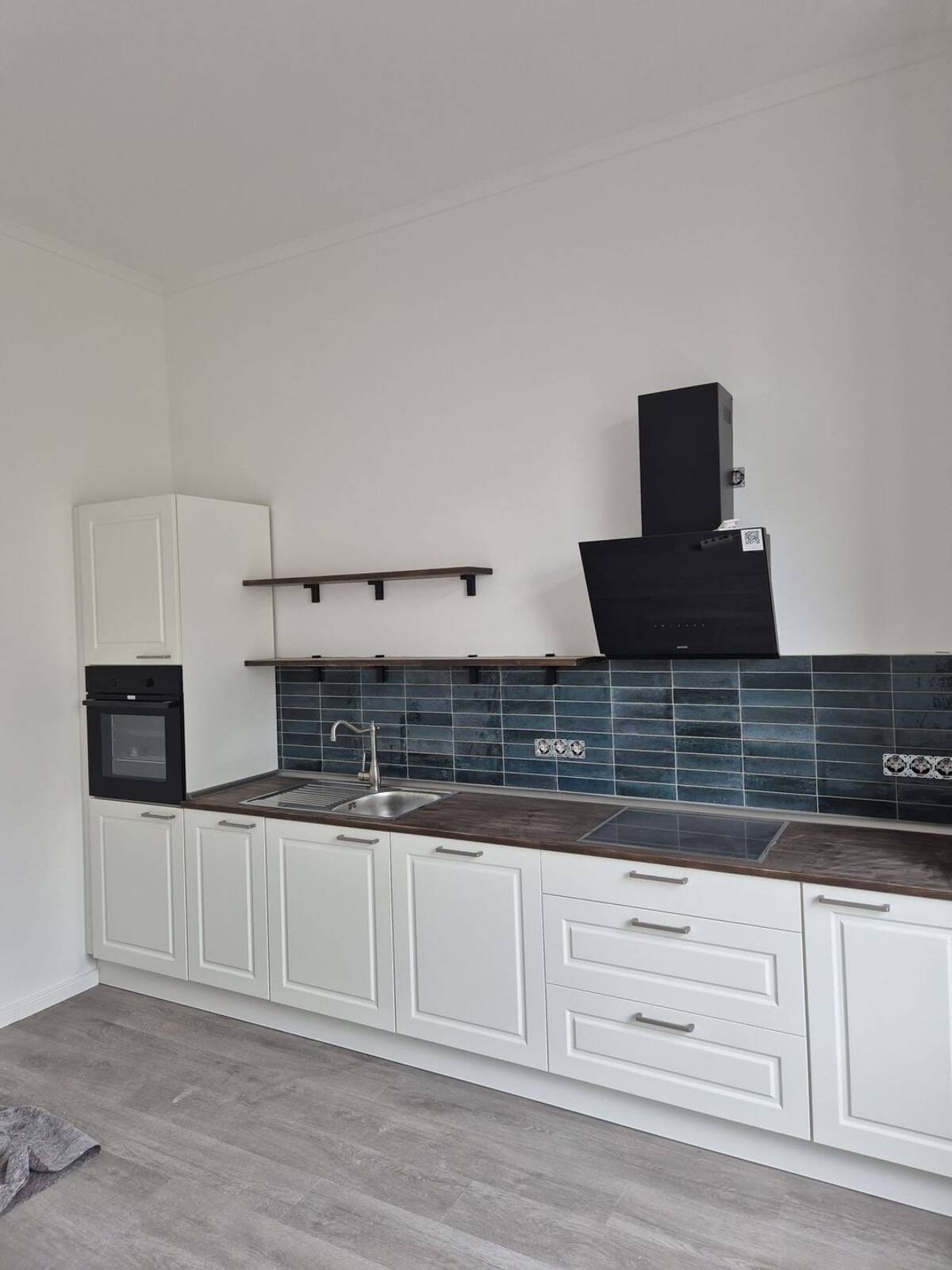 Erstbezug: Hochwertig sanierte 3-Zimmer-Wohnung im Herzen Bremens – 28203 Bremen – Bild 1 von 6