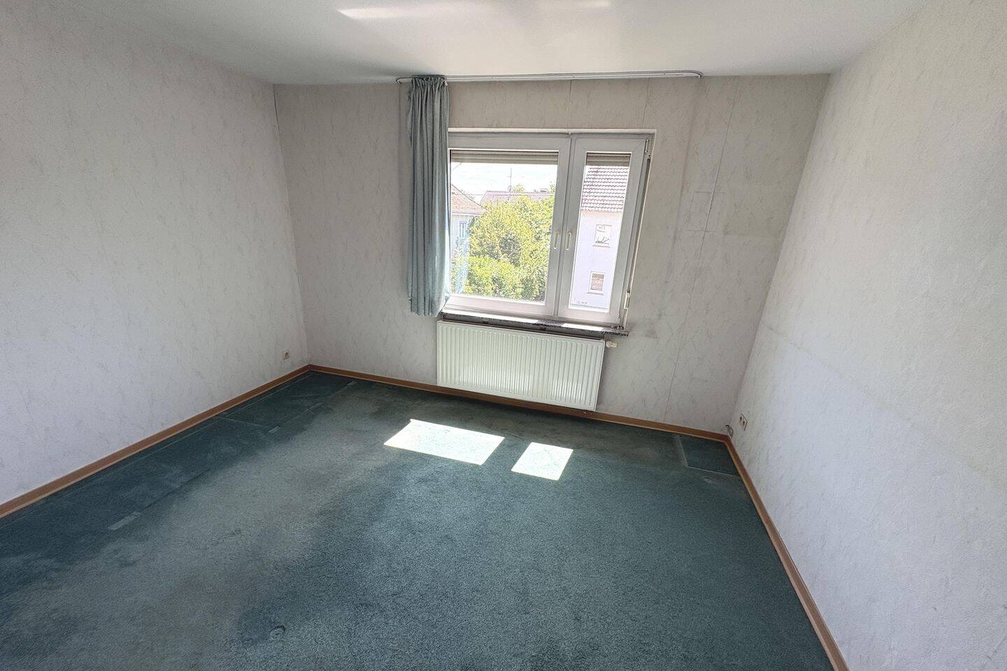 3-Zimmer-ETW im 1. OG mit Loggia und Garage – Stuttgart – Vorschaubild 3