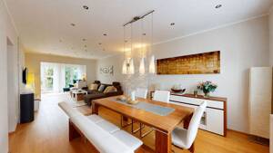 Moderne Doppelhaushälfte mit Garten und Garage - nahe des Huthparks