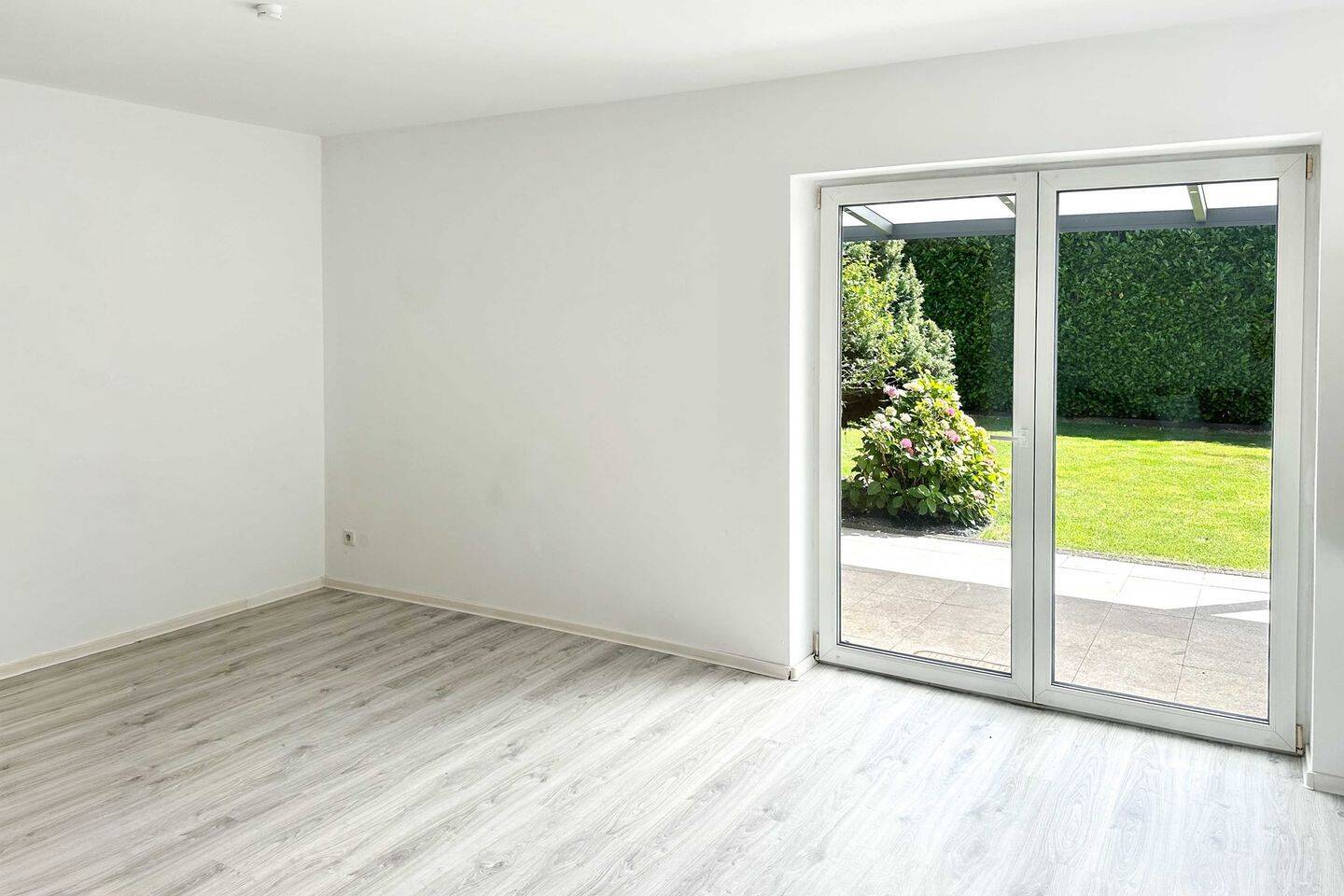 Modernes Familienzuhause unter Kastanien: Gartenidylle, Carport, Wärmepumpe, PV-Anlage – Lübeck – Vorschaubild 4