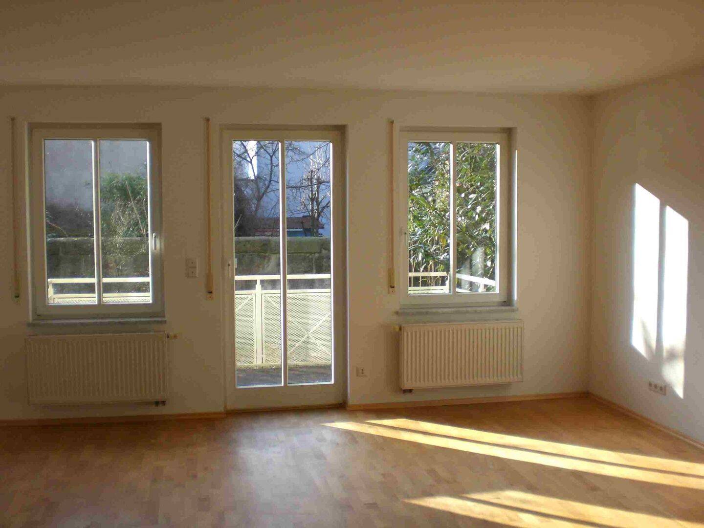 Bereits Reserviert !! Wohnen im Herzen von Erlangen - 2 Zi. Terrassenwohnung mit Gartenanteil - Nähe Bohlenplatz