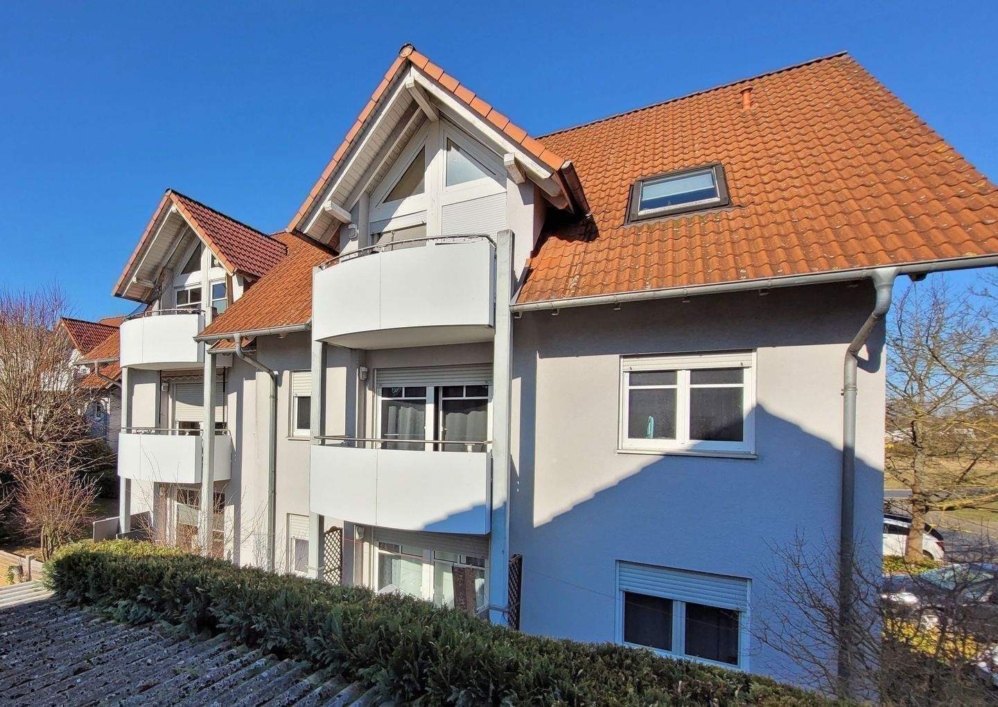 GEMÜTLICH!!! Attraktive 2- Zimmer- Dachgeschosswohnung mit zwei Balkonen – Heringen – Vorschaubild 3