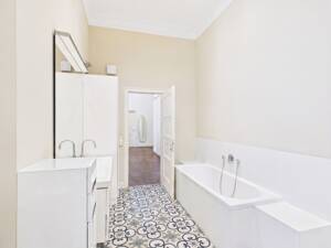 Exklusive 4-Zimmer-Wohnung in Bestlage Frankfurts - sonniger Balkon, Designerküche & Skylineblick – 60325 Frankfurt am Main – Vorschaubild 8
