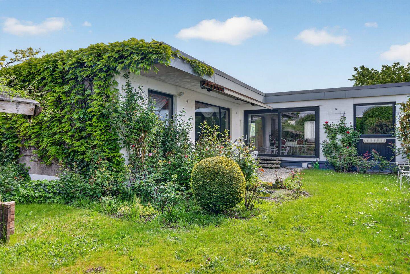 Großzügiges Wohnen auf einer Ebene: Lichtdurchfluteter Bungalow im Kanzlerfeld!