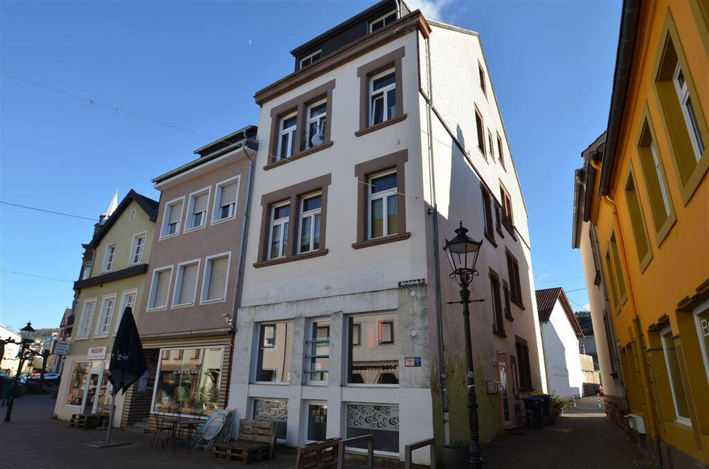 MFH in Merzig Stadt am Kirchplatz - mit Bürofl./Ladenfl. und 2 Wohnungen zu verkaufen – Merzig – Bild 1 von 9