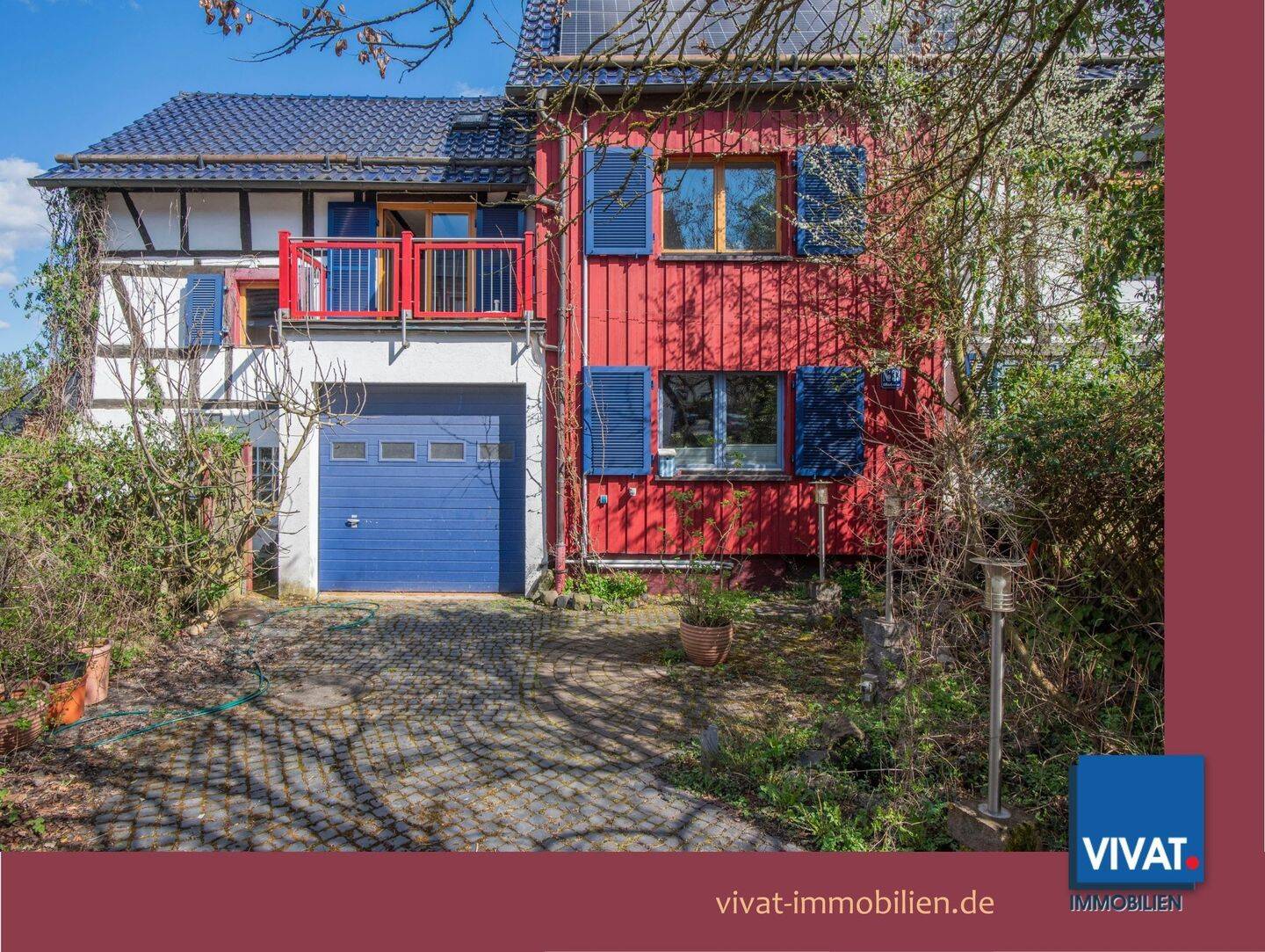 Extravagantes Wohnhaus für Individualisten in zweiter Reihe. PV-Anlage, Wallbox, Garage, u.v.m.