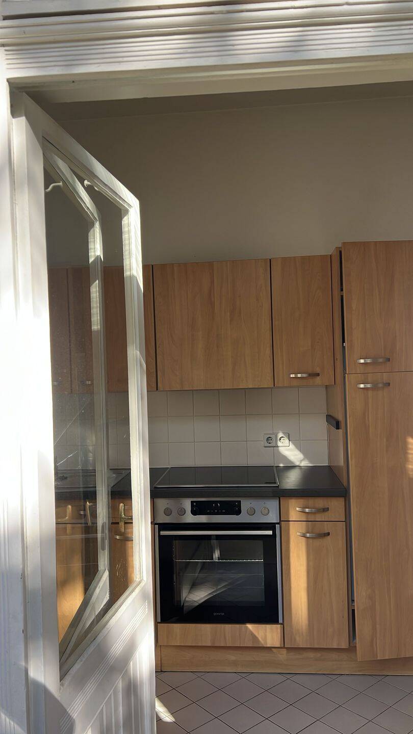 Altbau - Charme im F´hain : 2-Zimmer mit Vollbad & Balkon – Berlin – Vorschaubild 4