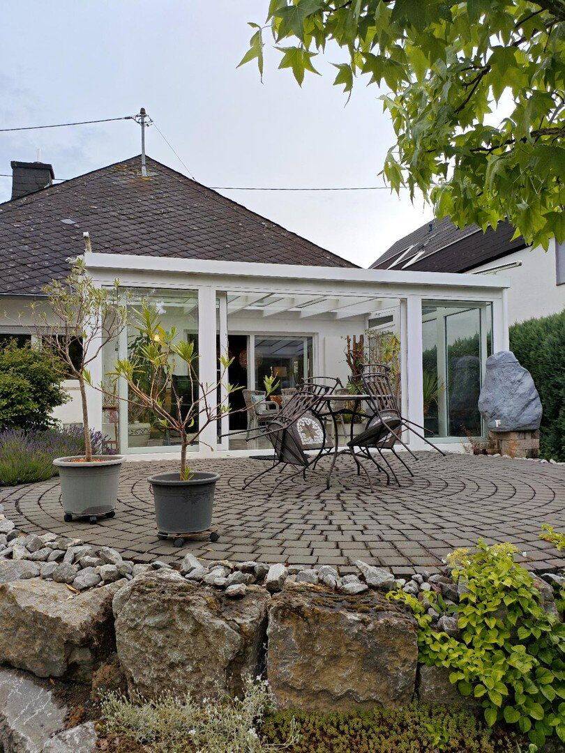 Charmantes Einfamilienhaus mit großem Garten, Wintergarten, Terrasse, Garage und modernisiertem Bad – Neuwied – Vorschaubild 3