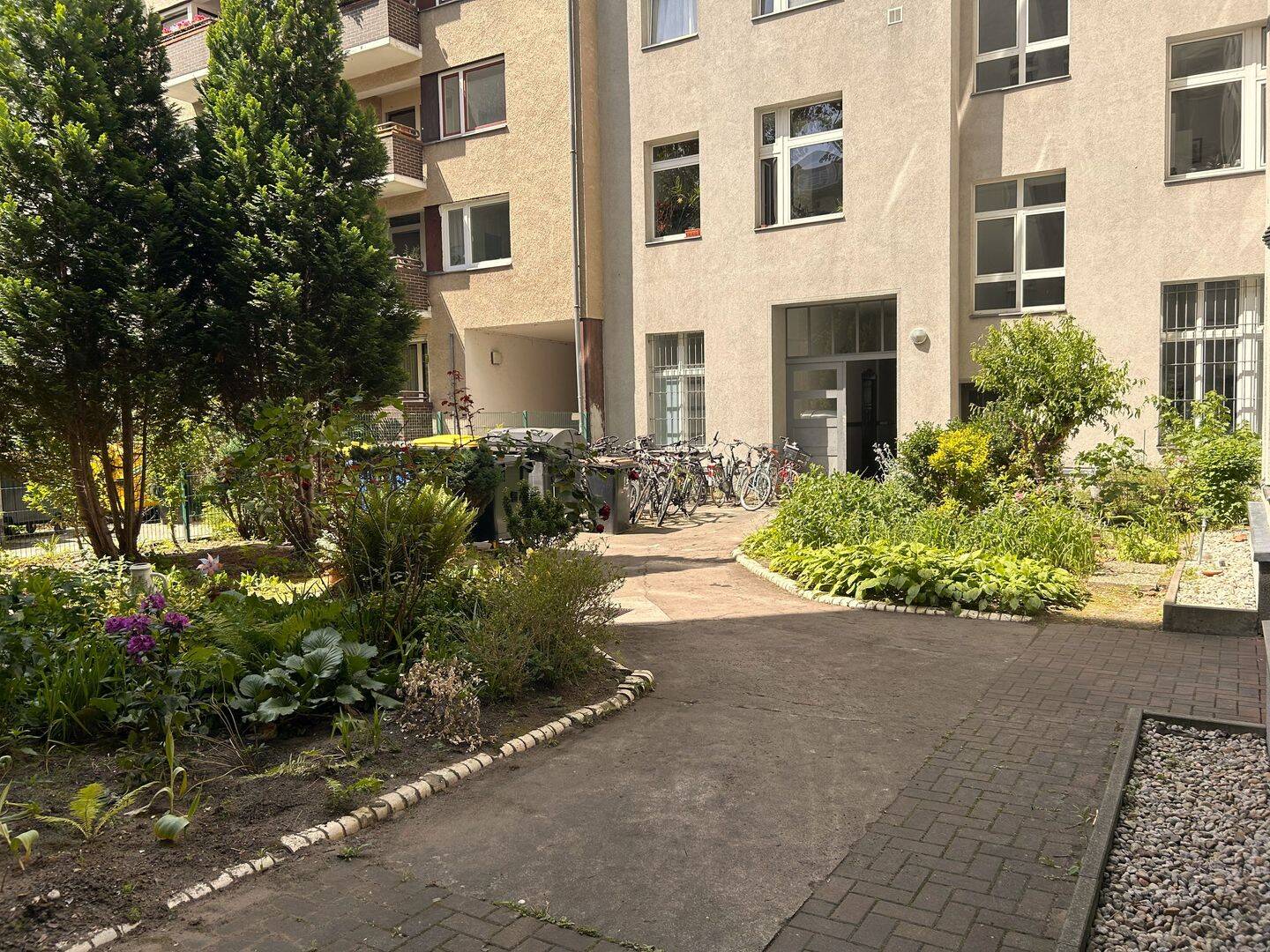 Feine 2 Zimmerwohnung im Altbau* bereit zum Einzug*