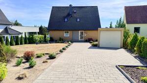 Zweifamilienhaus mit Südgarten und Hochterrasse in Bielefeld-Quelle
