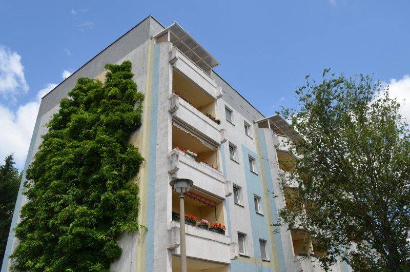 2-Zimmerwohnung mit Balkon und Laminatfußboden !